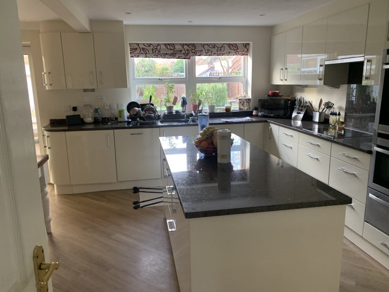Flat Heathfields in Bristol