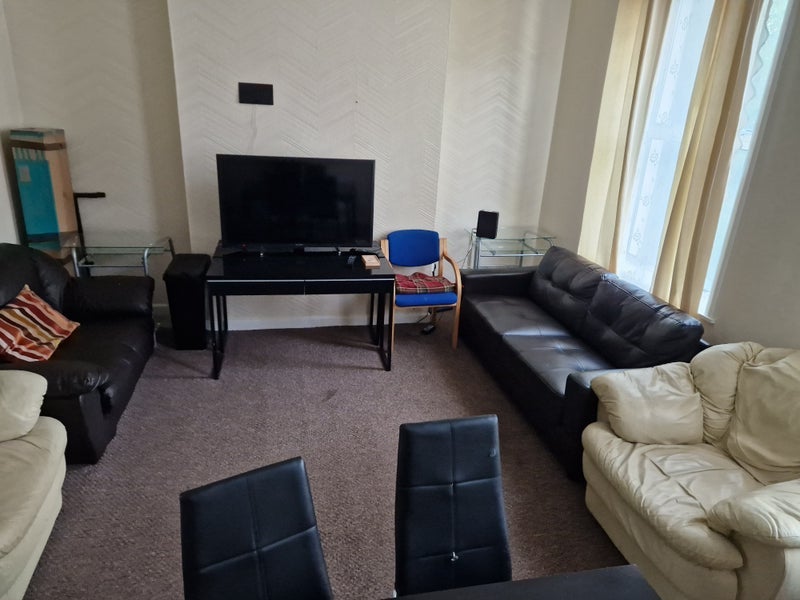 Room Romford Road in Greater London