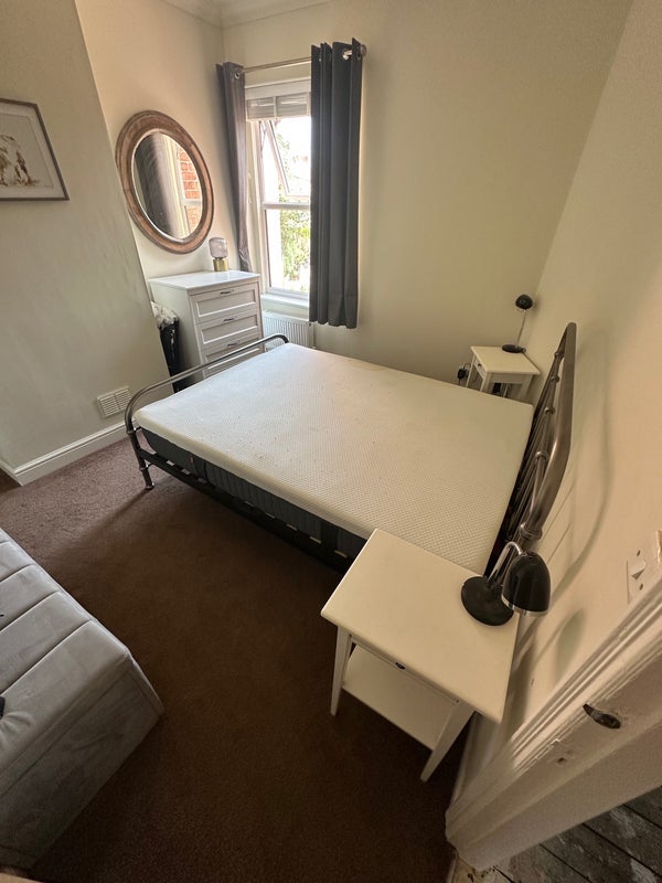 Room Hampton Road in Trafford