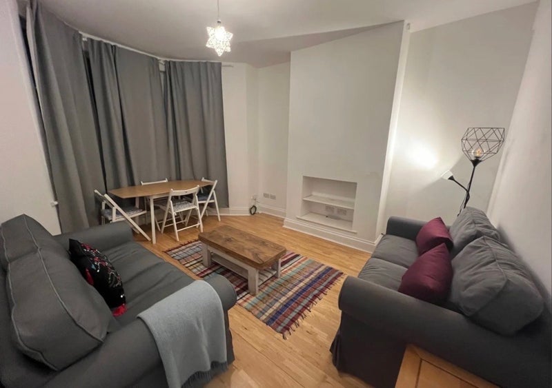 Room Tudor Road in Bristol