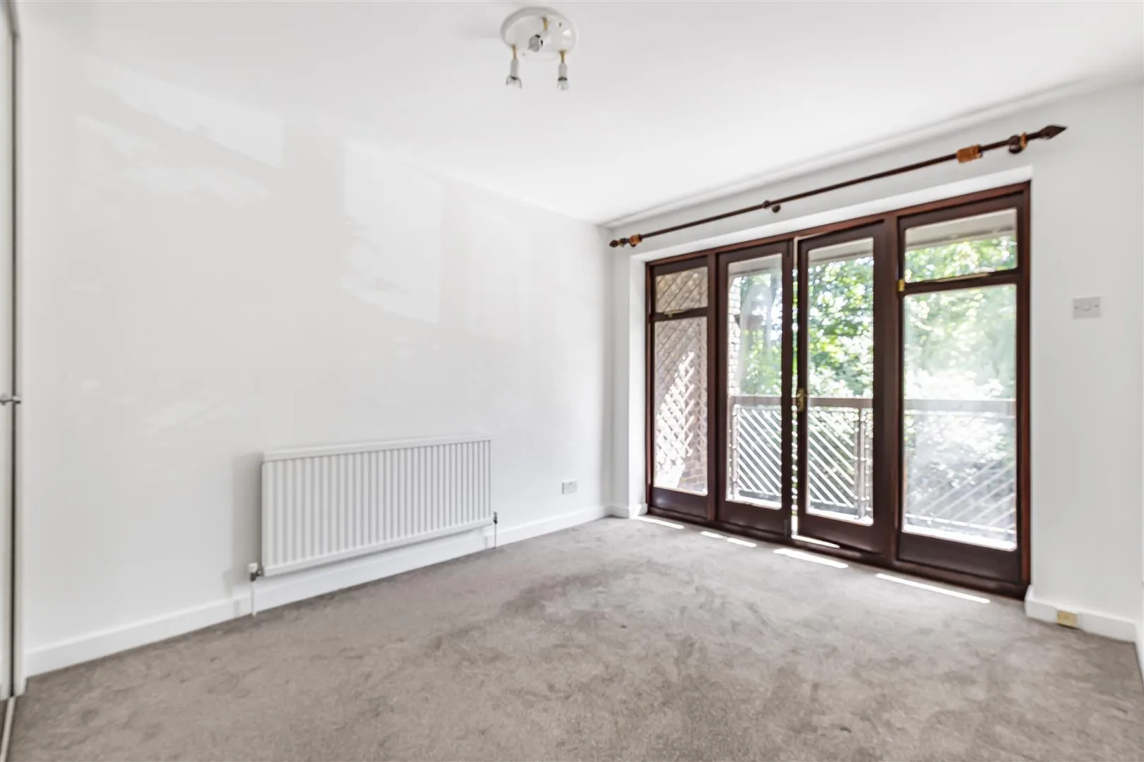 Flat Castelnau in Greater London
