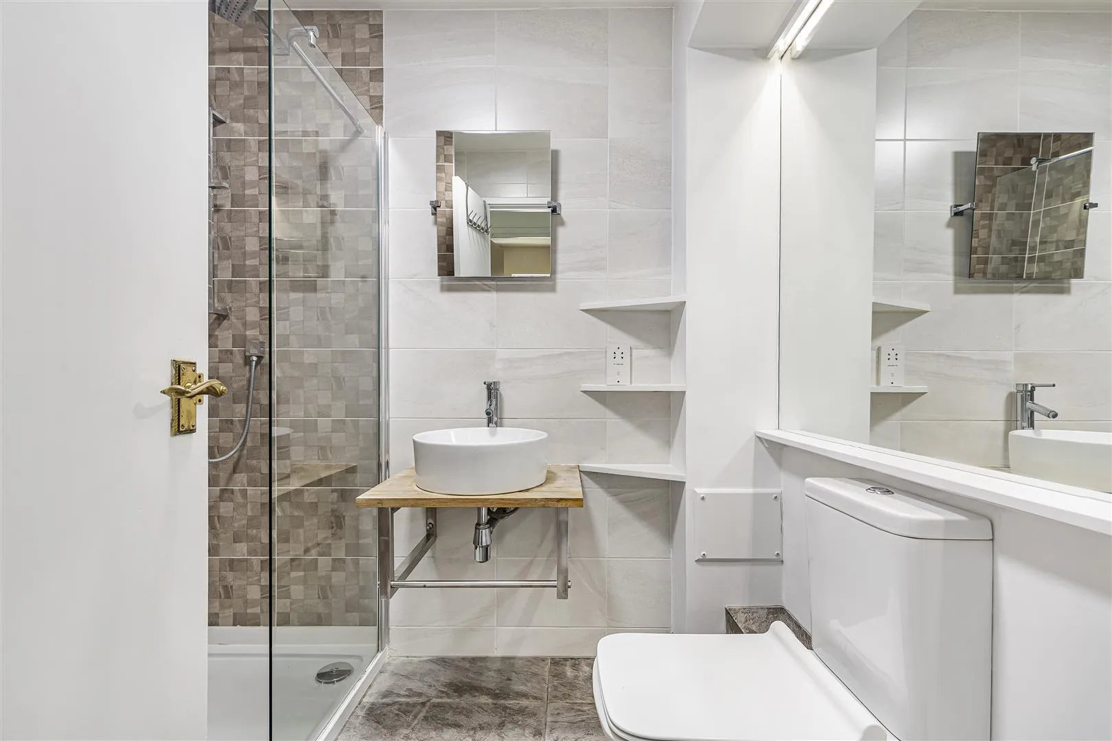 Flat Castelnau in Greater London