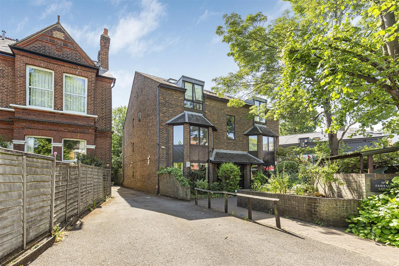 Flat Castelnau in Greater London