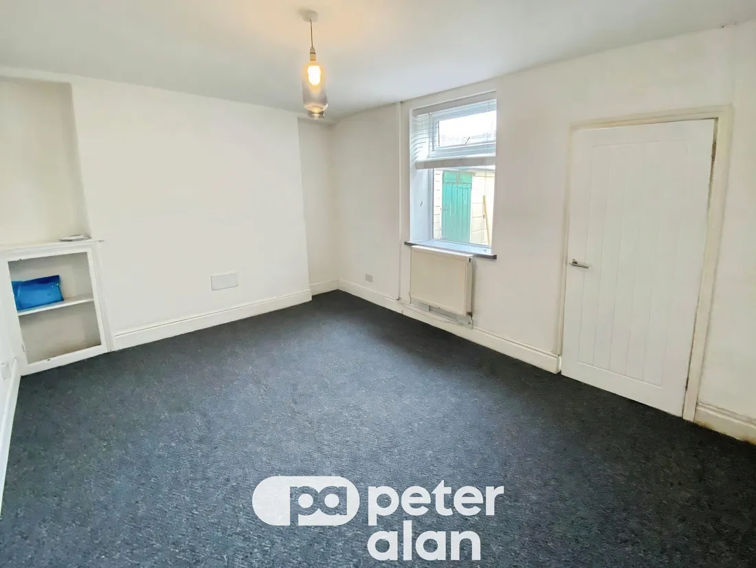 House Mount Pleasant Terrace in Miskin