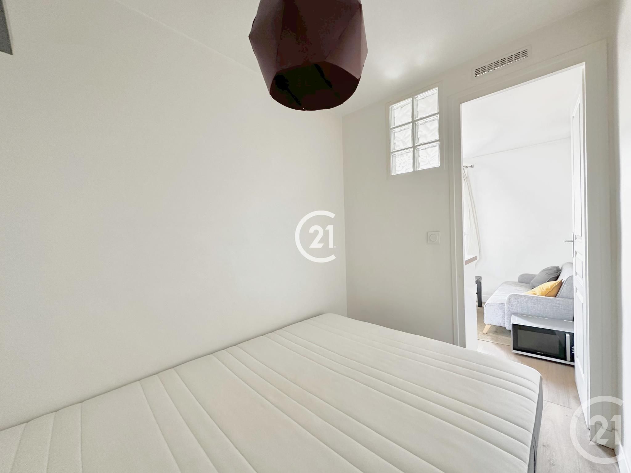 Appartement Rue de la Chapelle à Paris