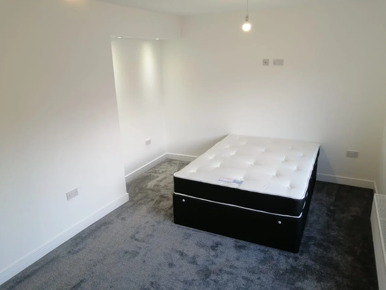 Room Wyatt Road in Birmingham
