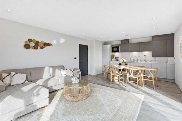 Flat Seabrook Road in Folkestone and Hythe District