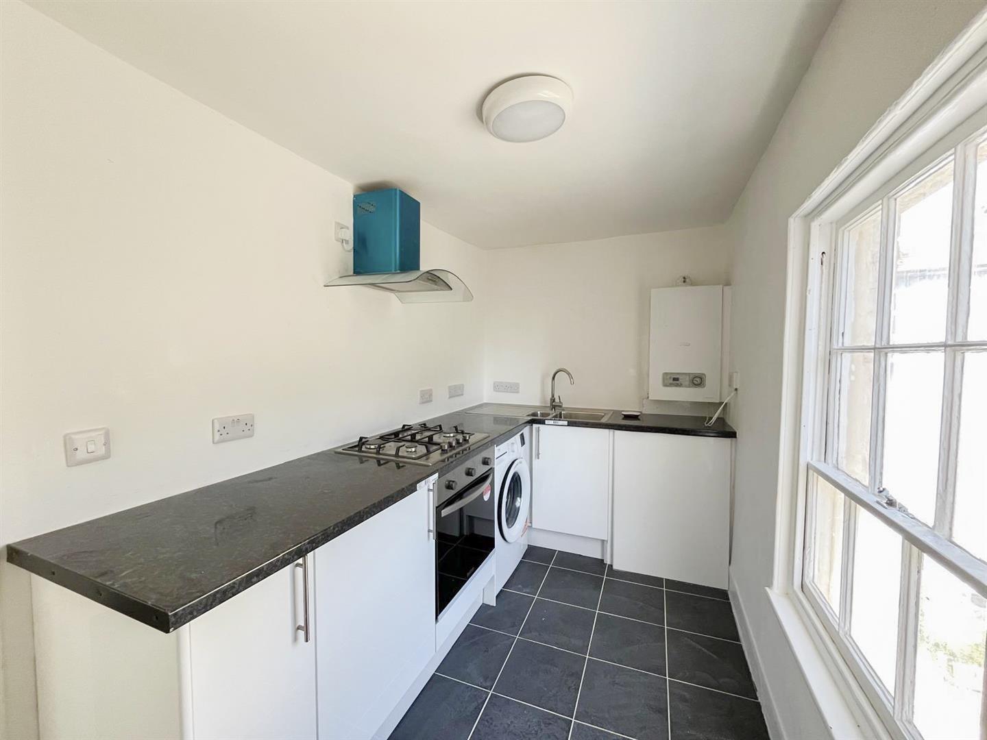 Flat Wellington Square in St Leonards