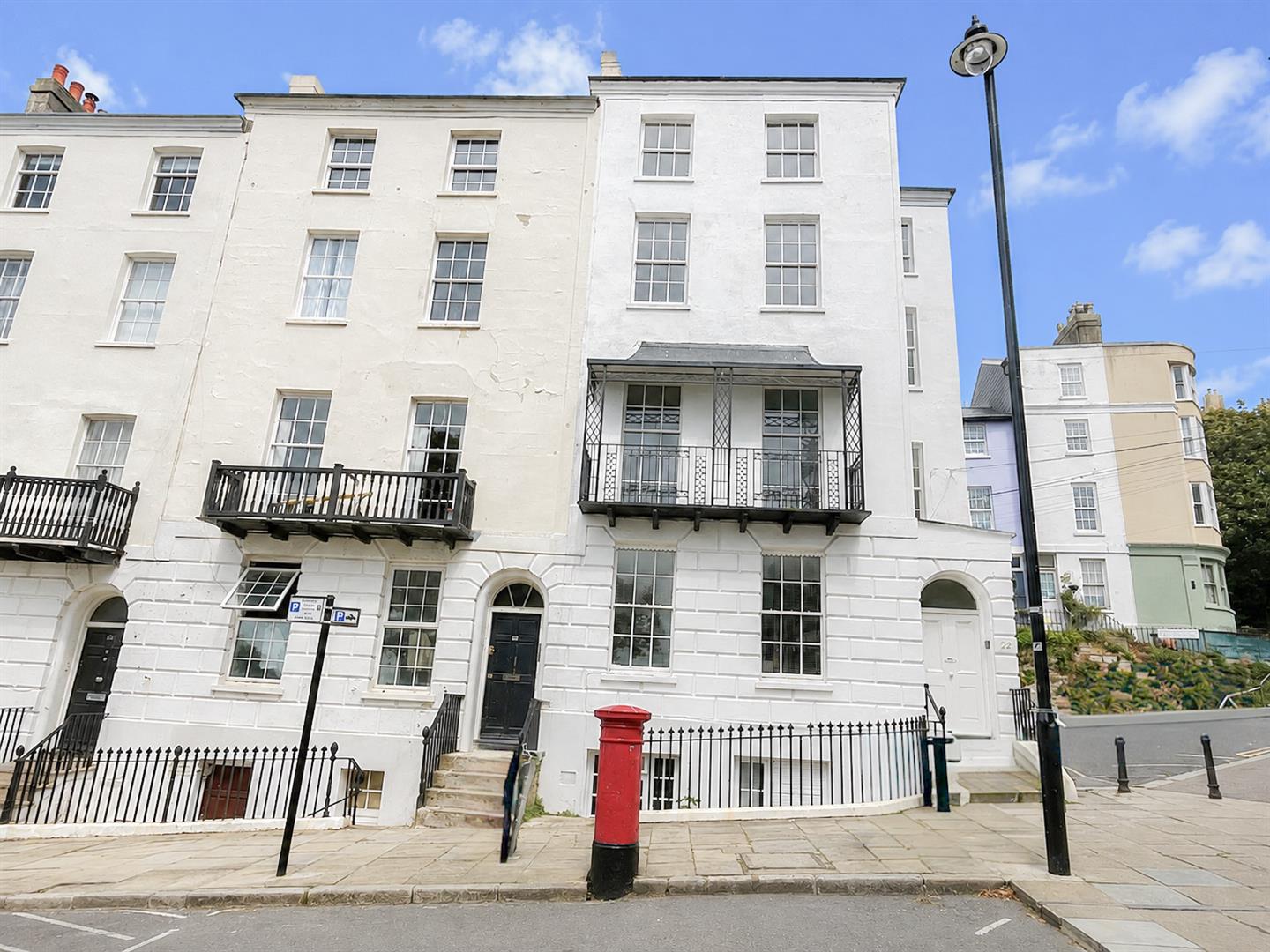 Flat Wellington Square in St Leonards