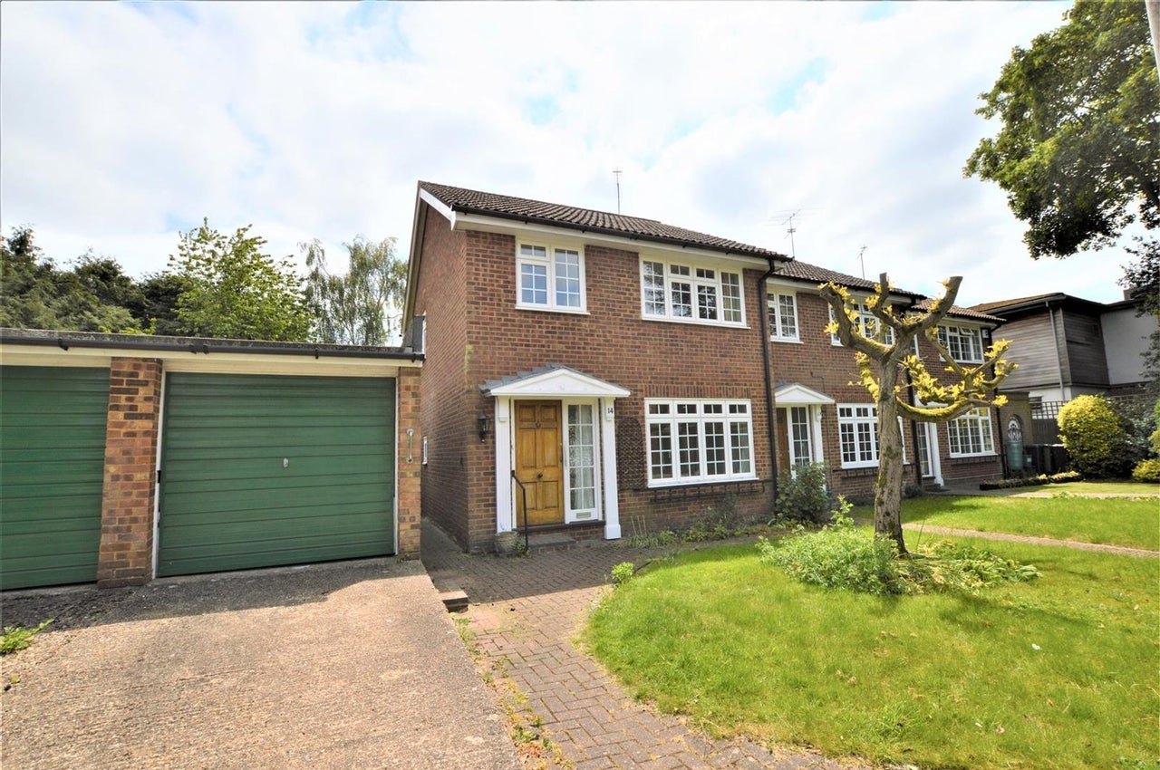 House Townsend Avenue in St Albans