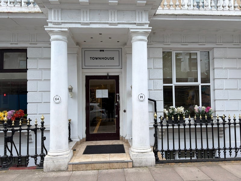 Flat Queensborough Terrace in City of Westminster