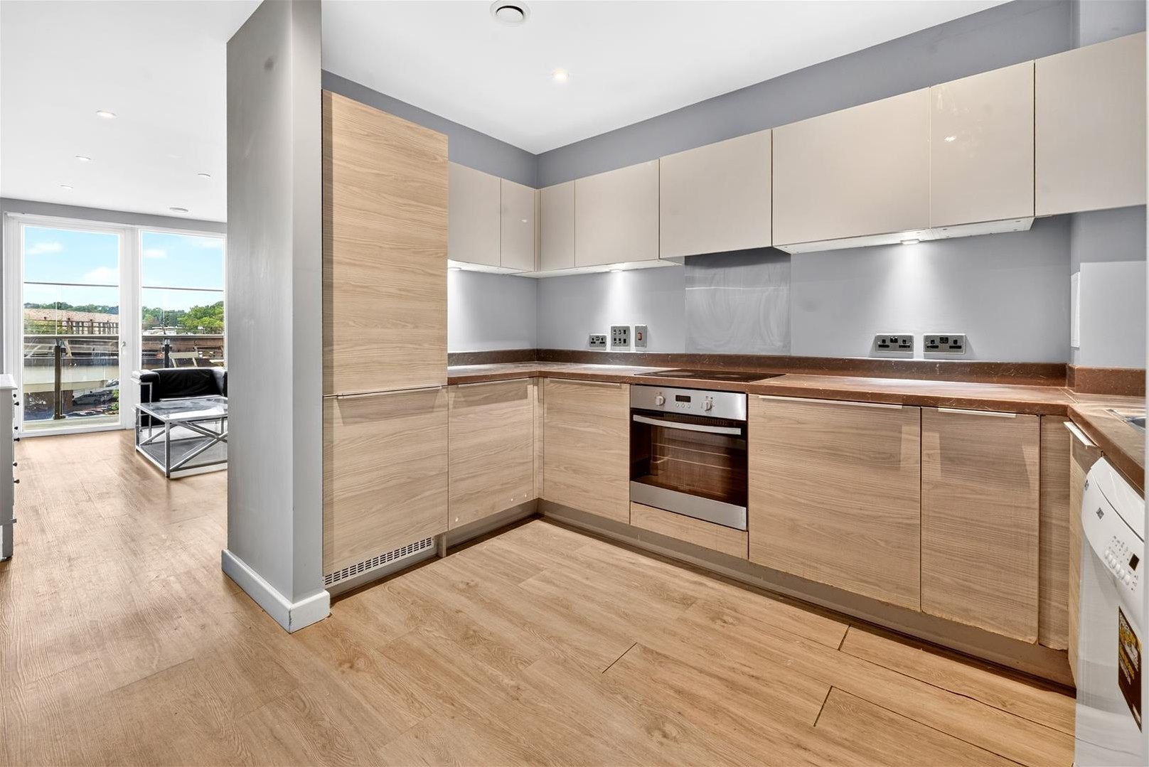 Flat Wandle Road in Greater London