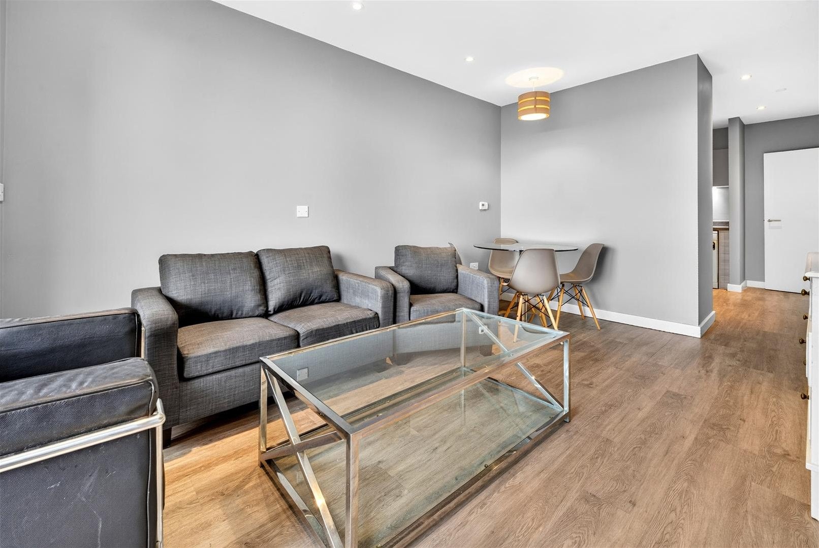 Flat Wandle Road in Greater London