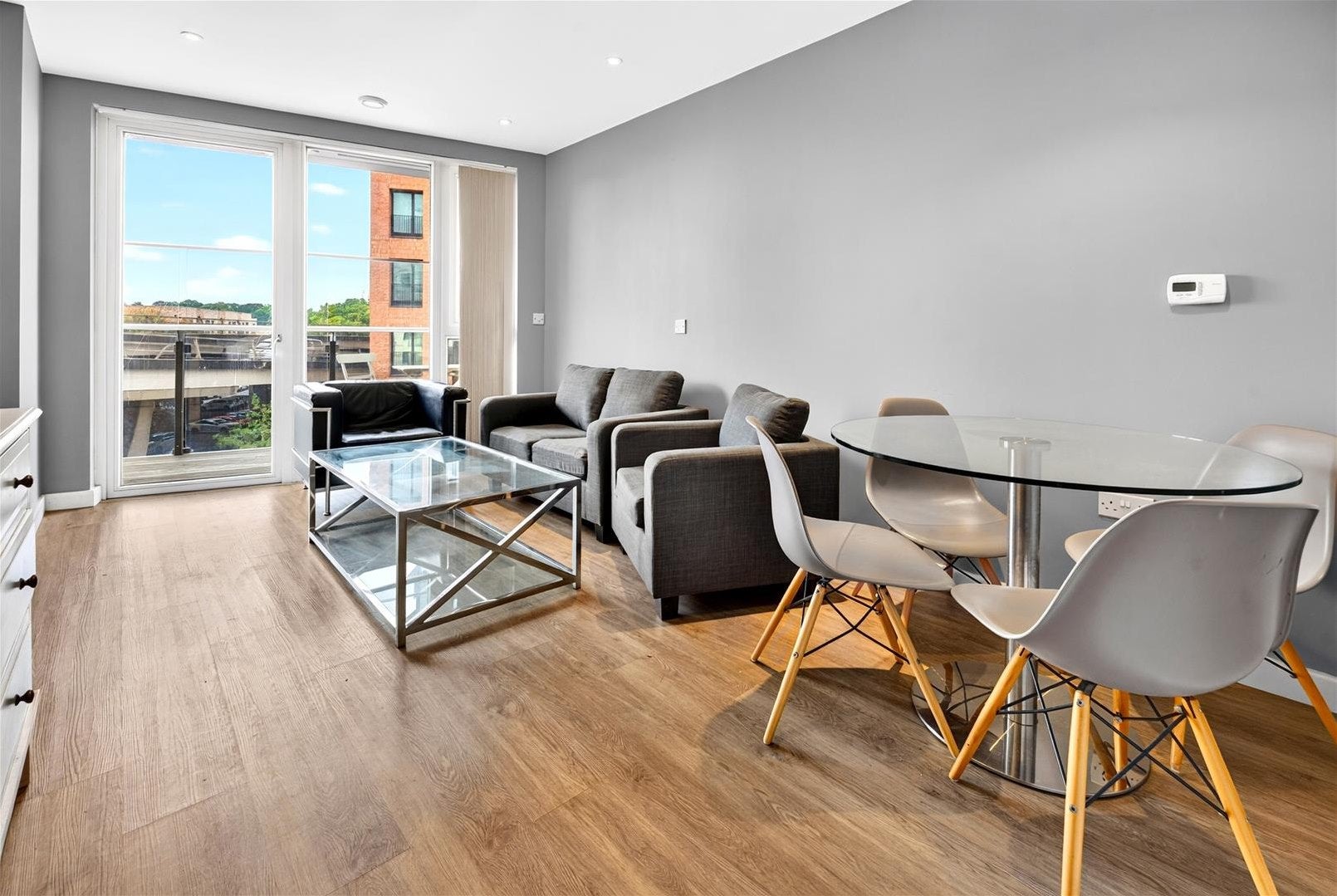 Flat Wandle Road in Greater London
