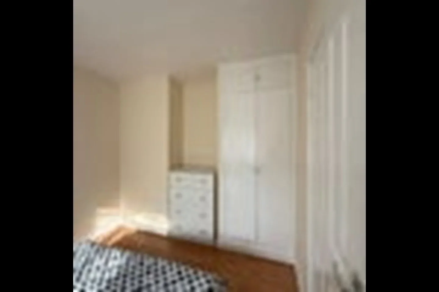 Room Crossbow Road in Greater London