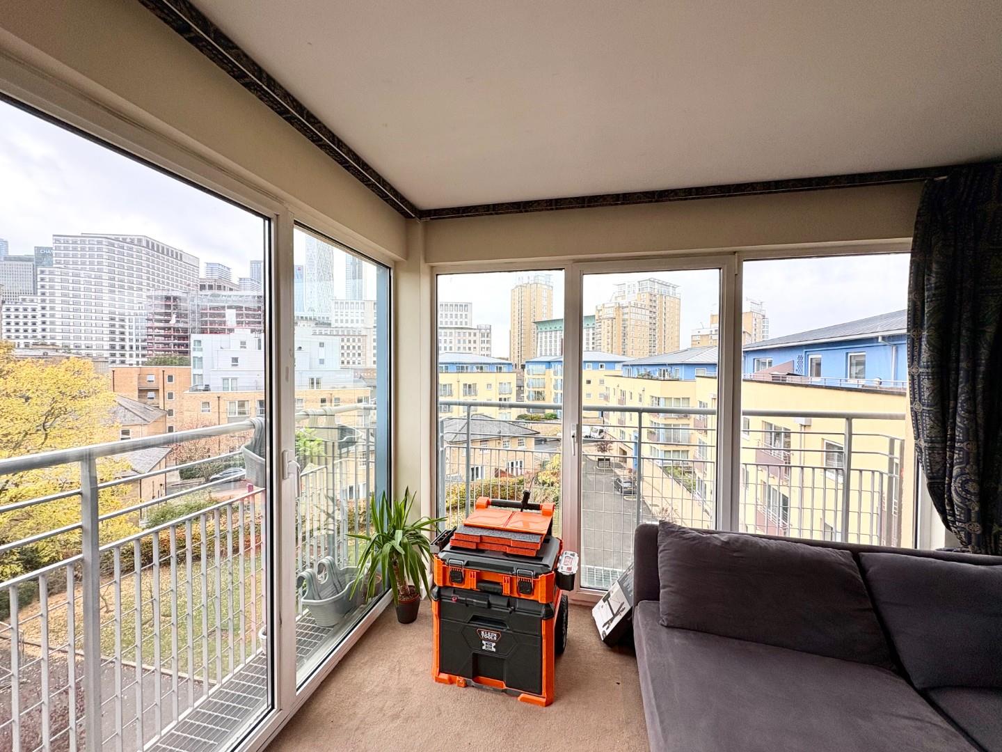Flat Premiere Place in Greater London
