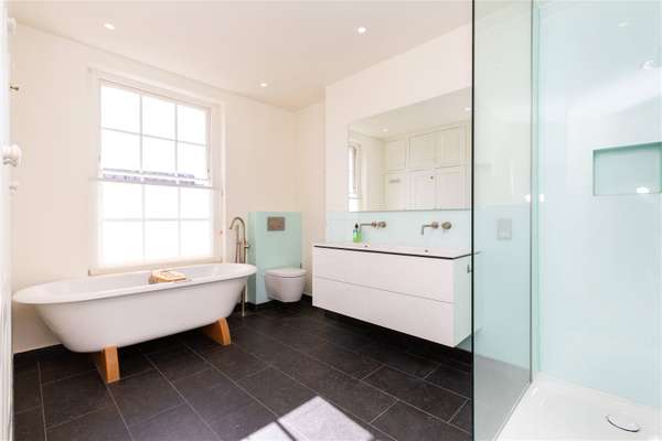House Vincent Terrace in Greater London