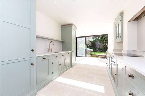 House Vincent Terrace in Greater London