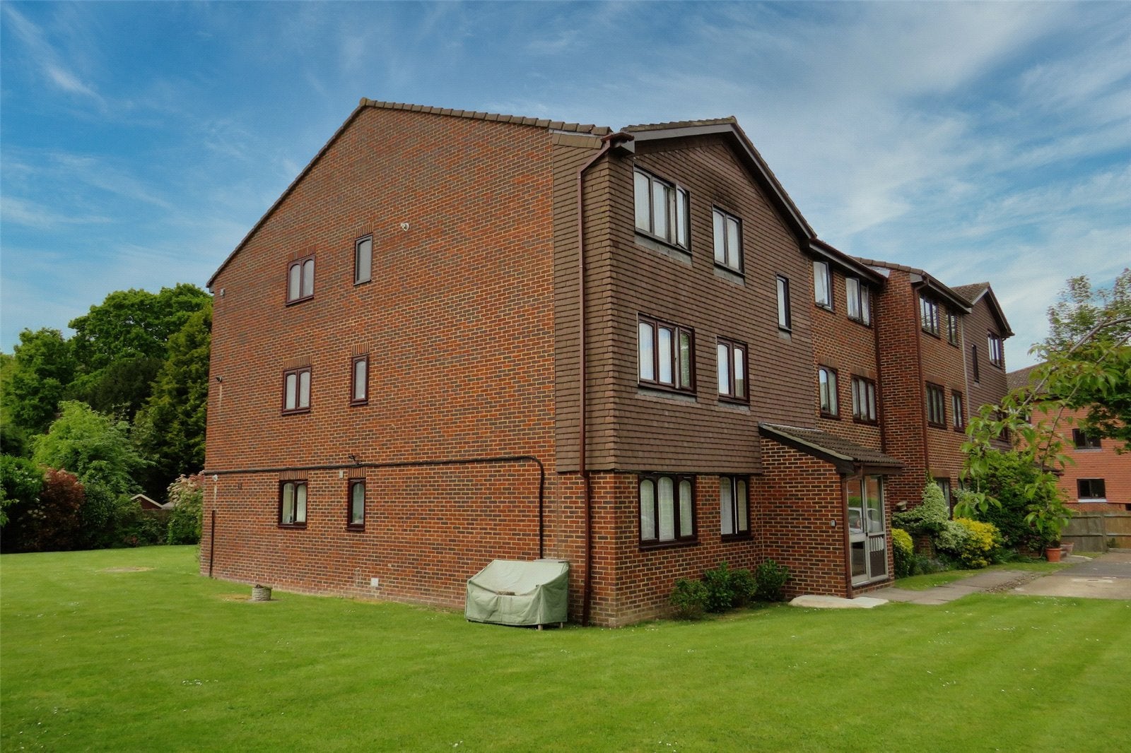 Flat Rackham Close in Crawley