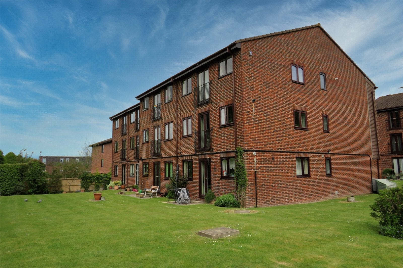 Flat Rackham Close in Crawley