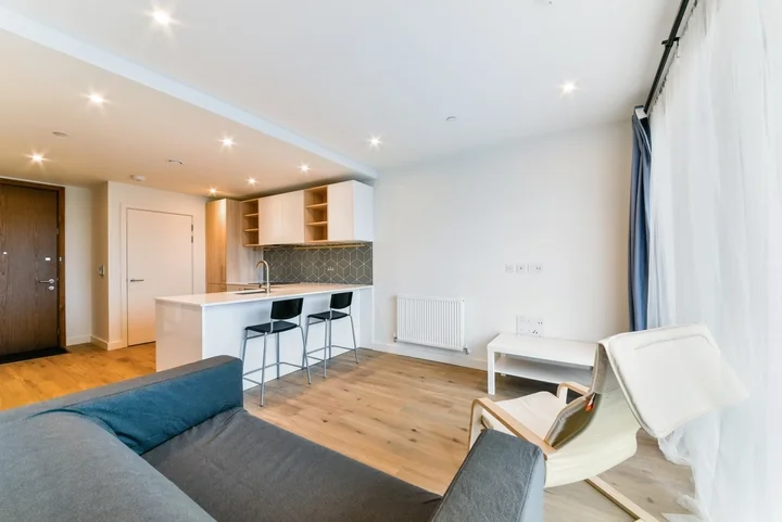 Flat Carleton Road in Greater London