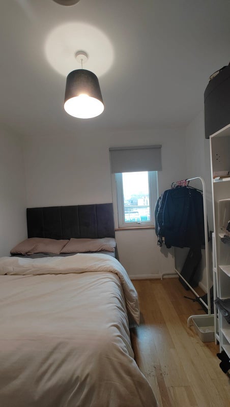 Room Greens End in Greater London