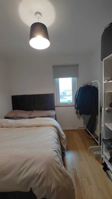 Room Greens End in Greater London