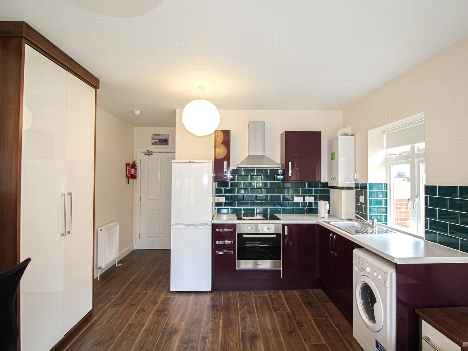 Room Clarendon Road in Leeds