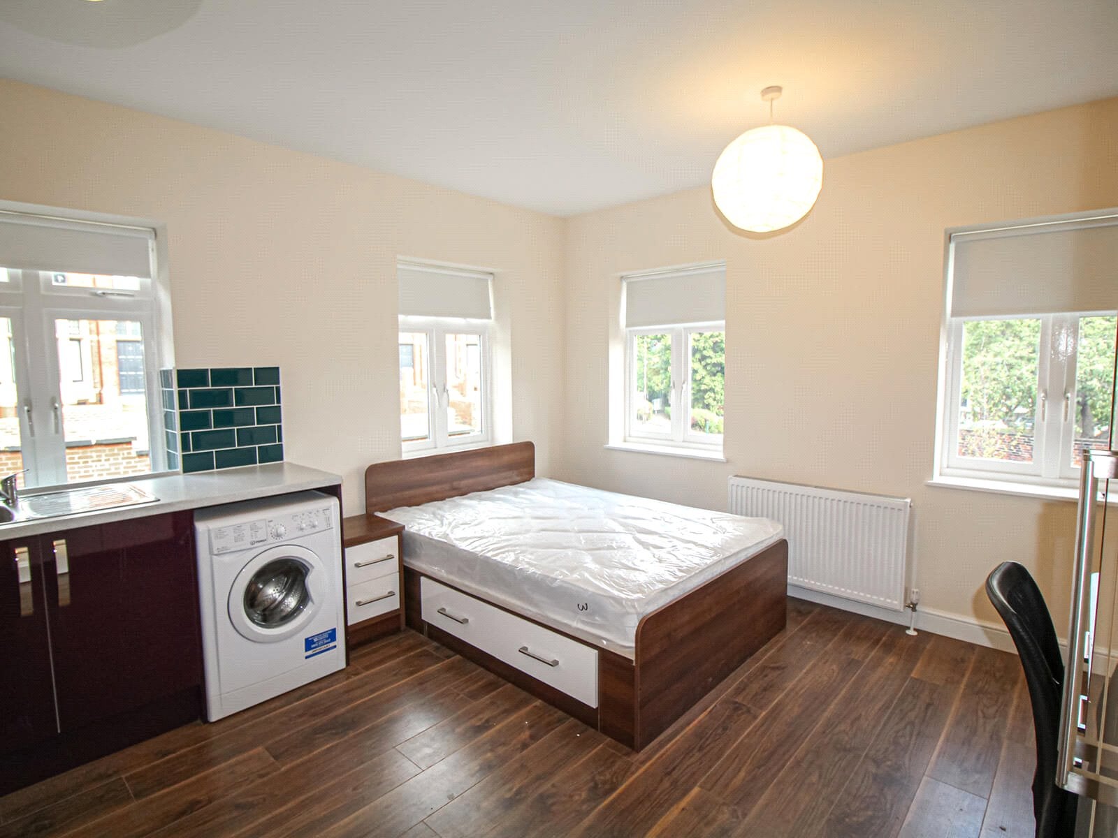 Room Clarendon Road in Leeds