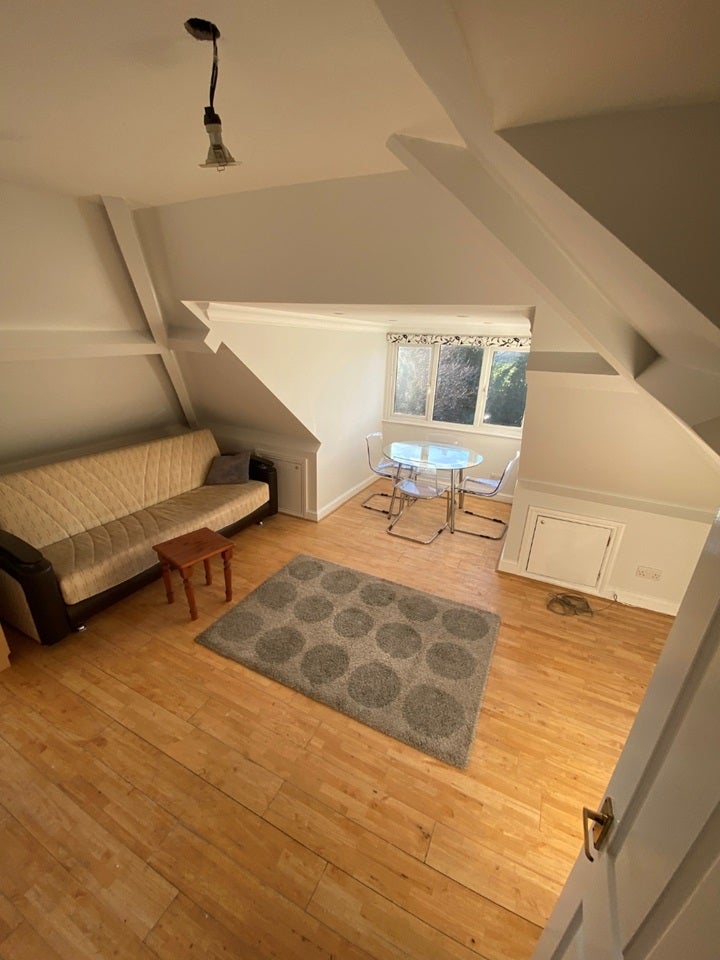 Flat Gunnersbury Avenue in Greater London