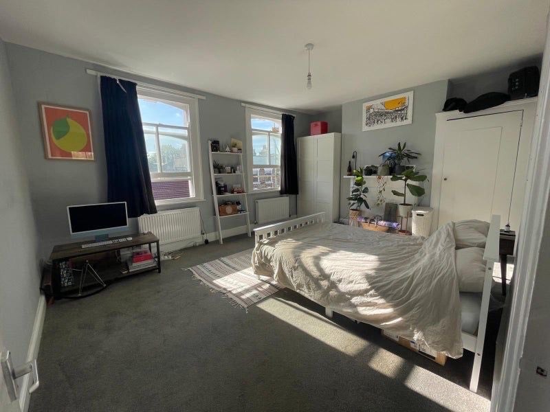 Flat Londesborough Road in Greater London