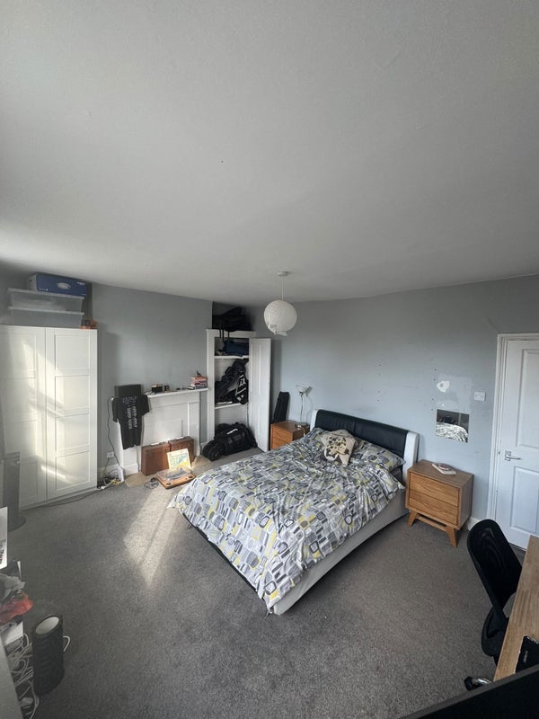 Flat Londesborough Road in Greater London