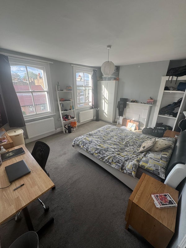 Flat Londesborough Road in Greater London