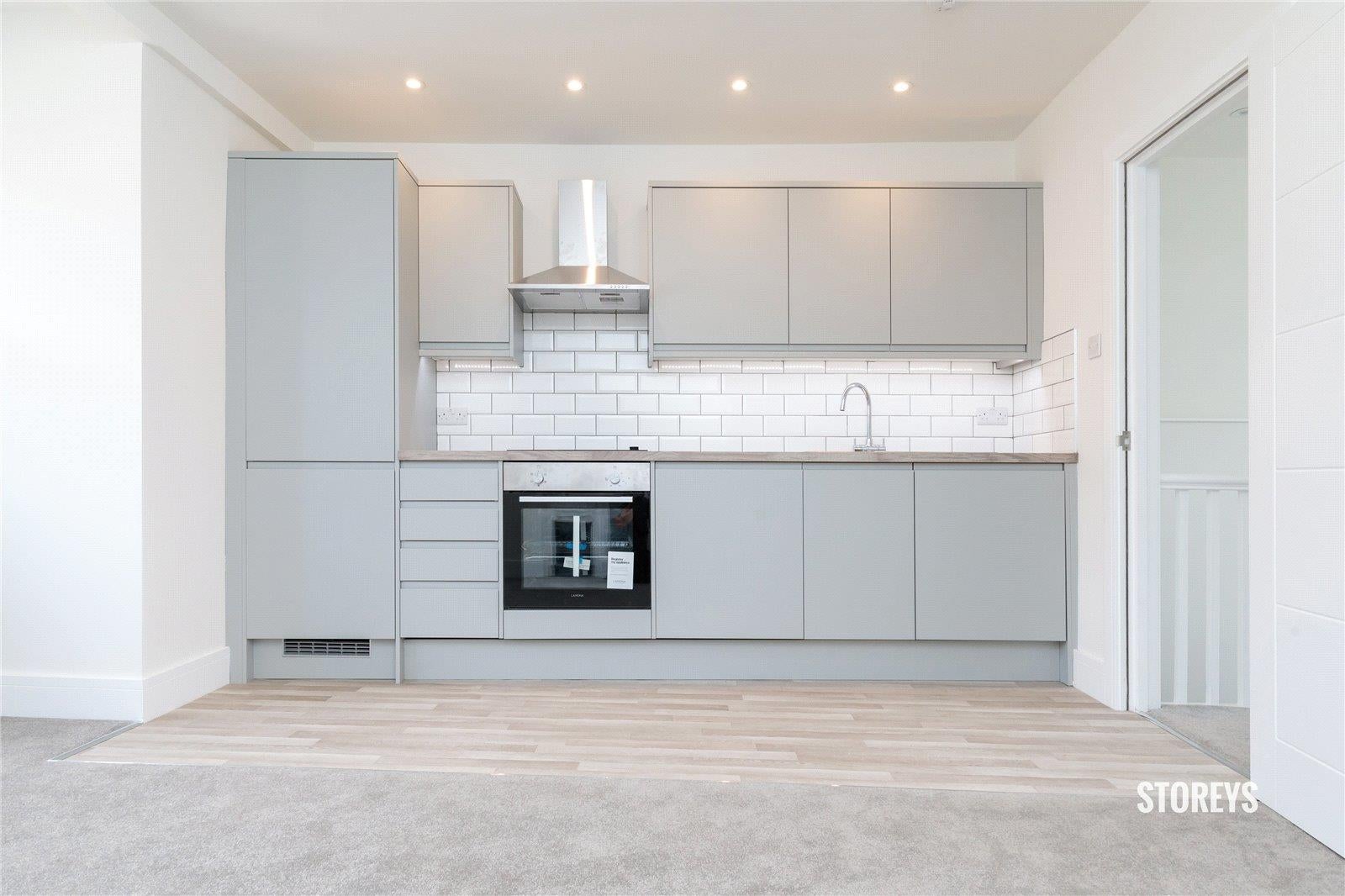 Flat Pitfield Street in Greater London