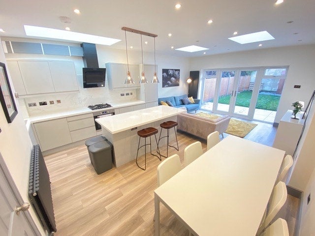 Room Arnold Road in Greater London
