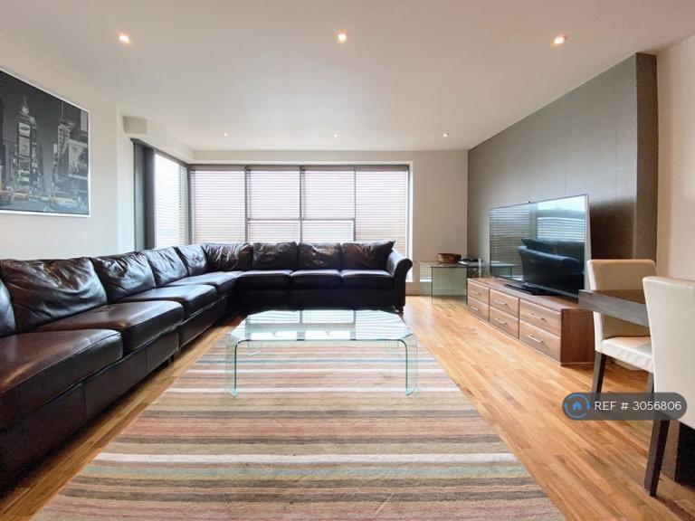 Flat William Jessop Way in Liverpool