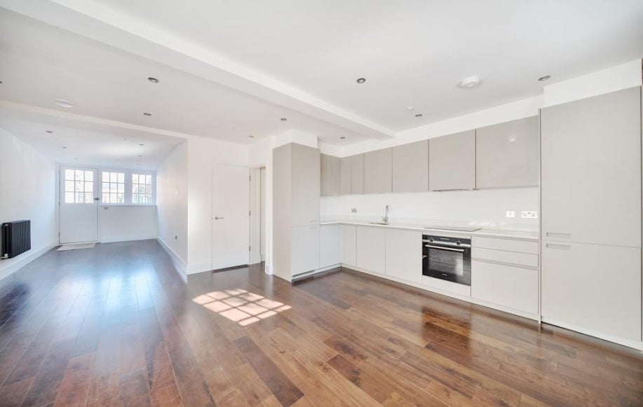 Flat Richmond Crescent in Epsom and Ewell
