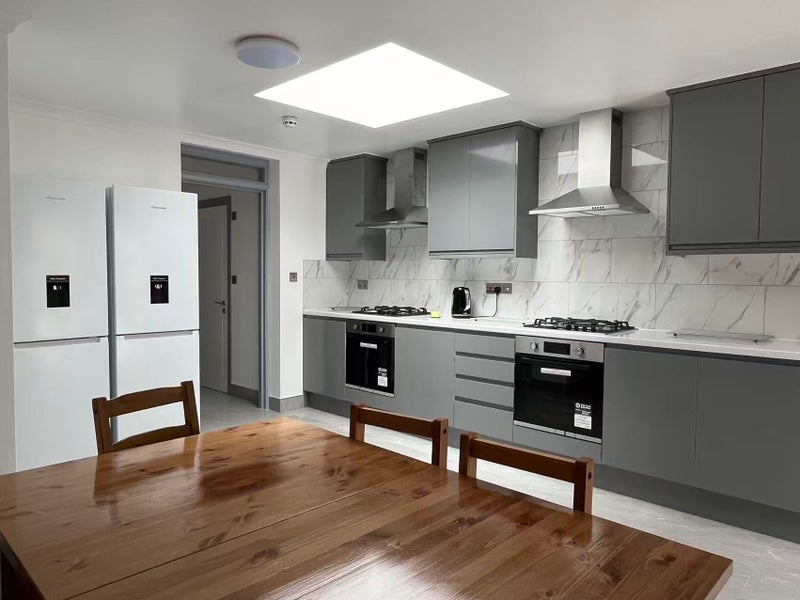 Room Winkfield Road in Greater London