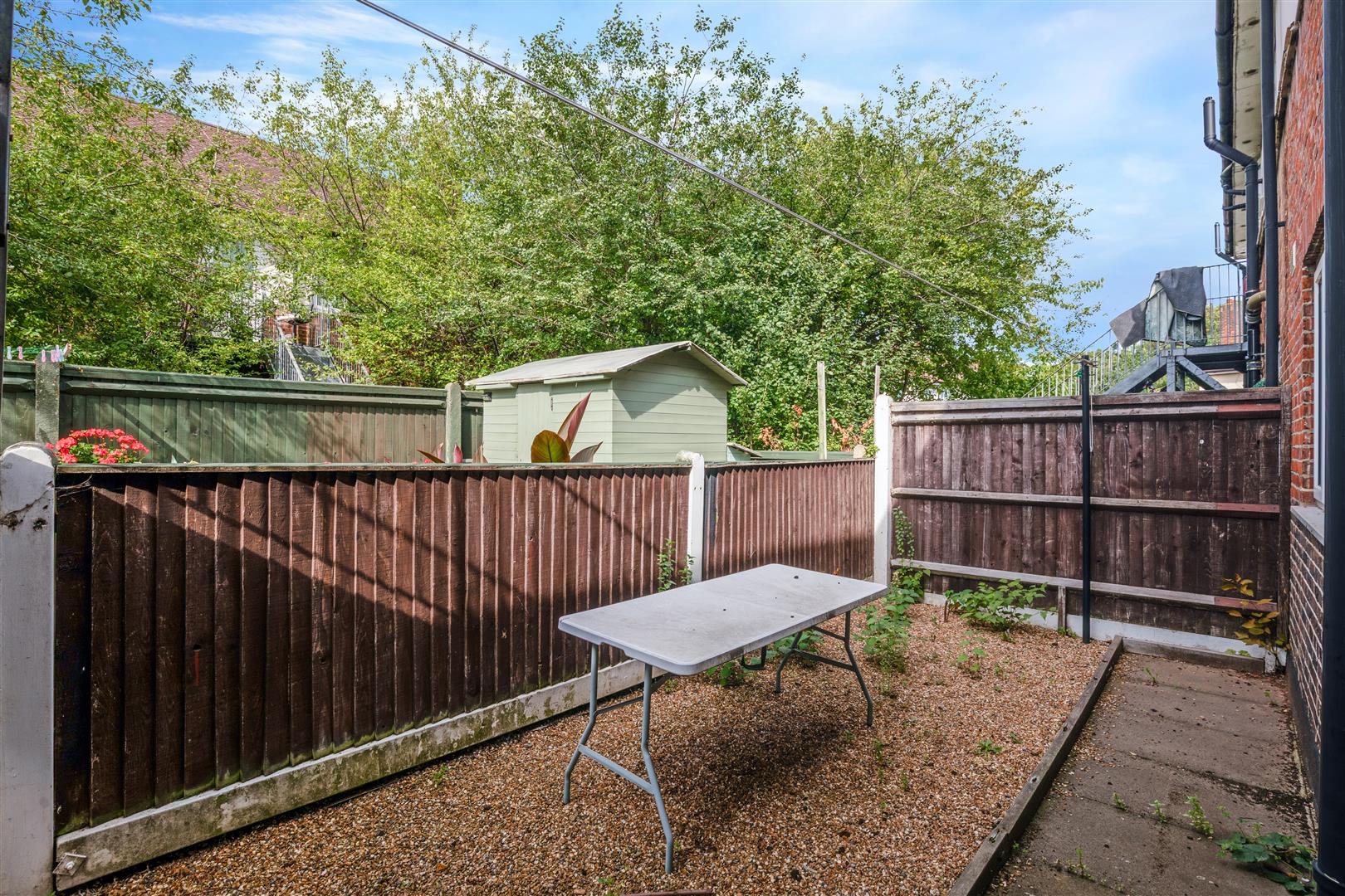 Flat Macgregor Road in London