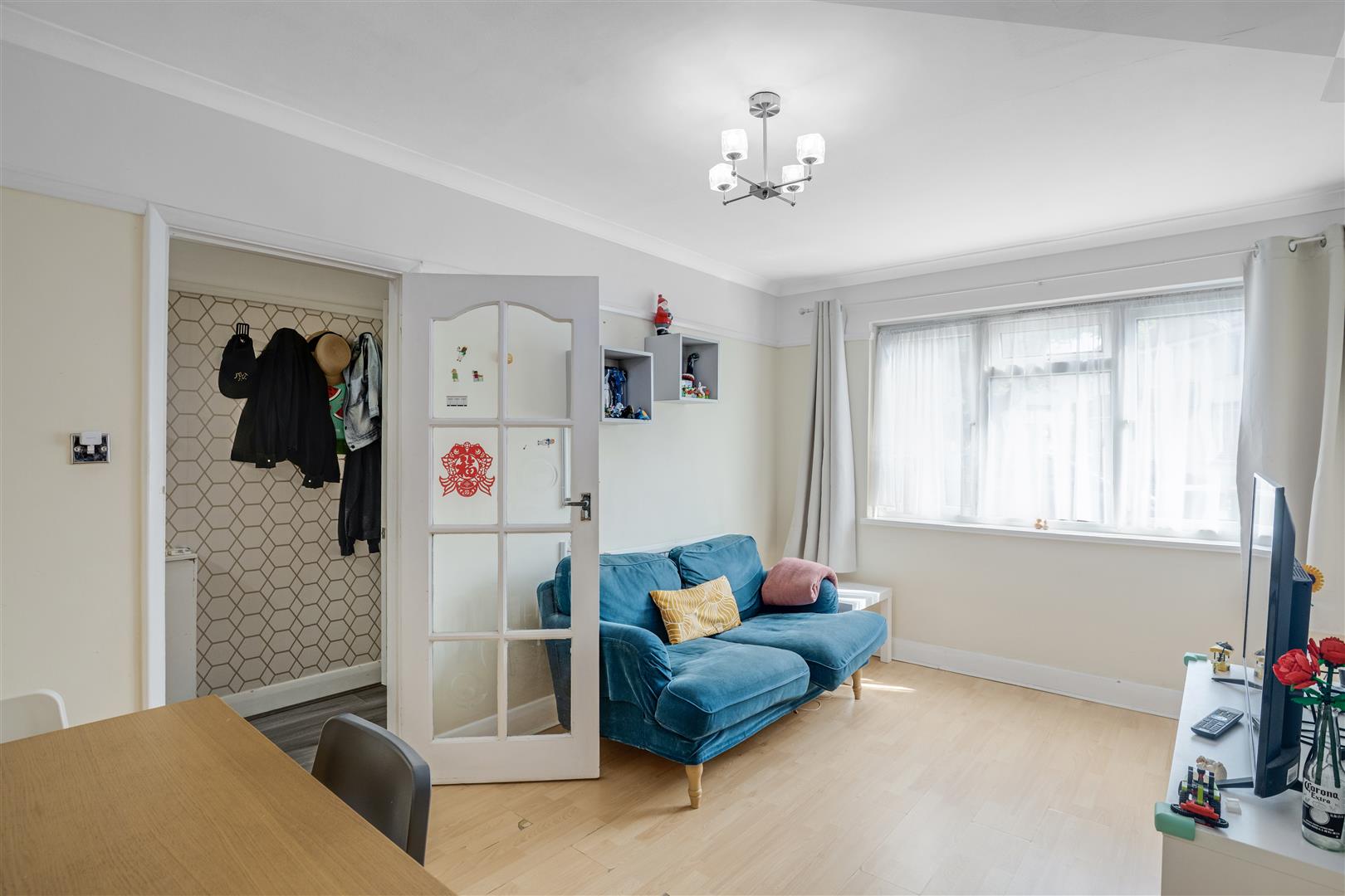 Flat Macgregor Road in London