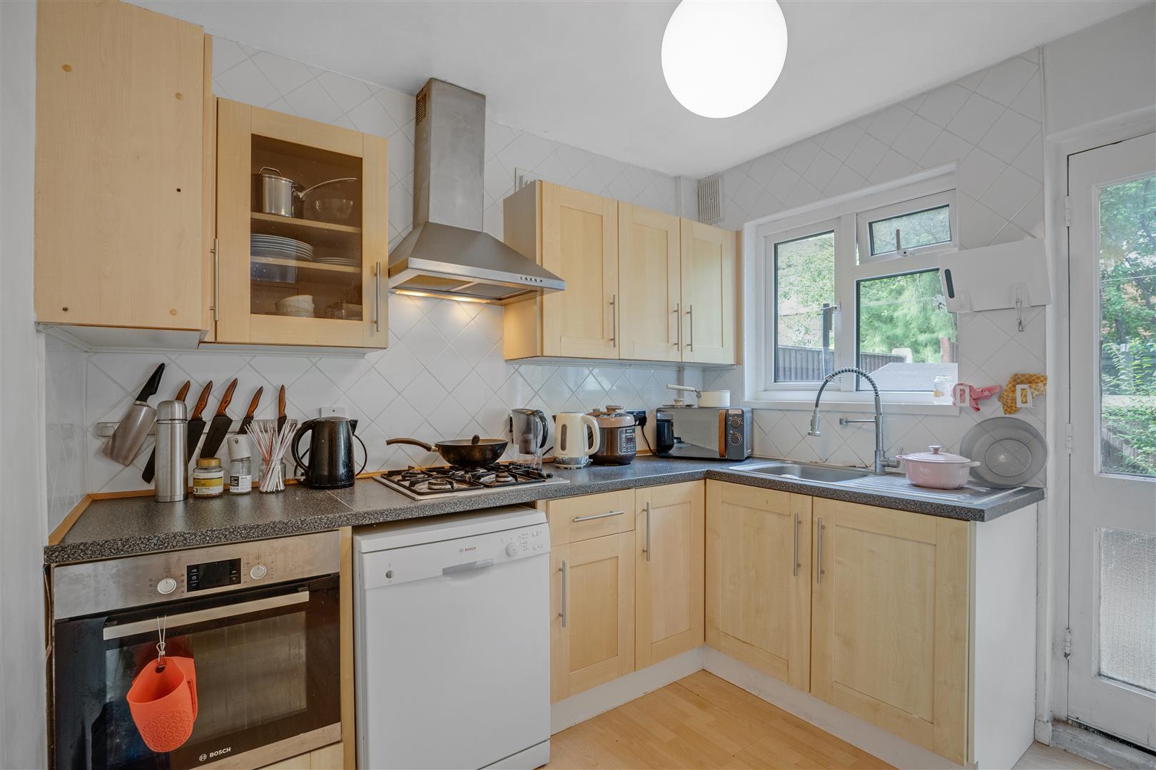 Flat Macgregor Road in London