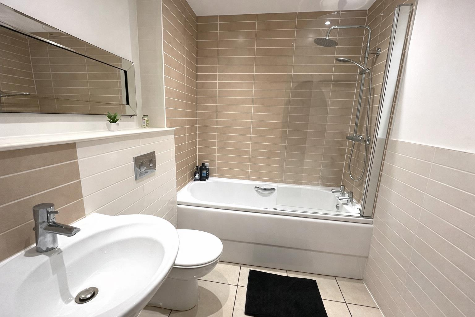 Flat Overstone Court in Cardiff