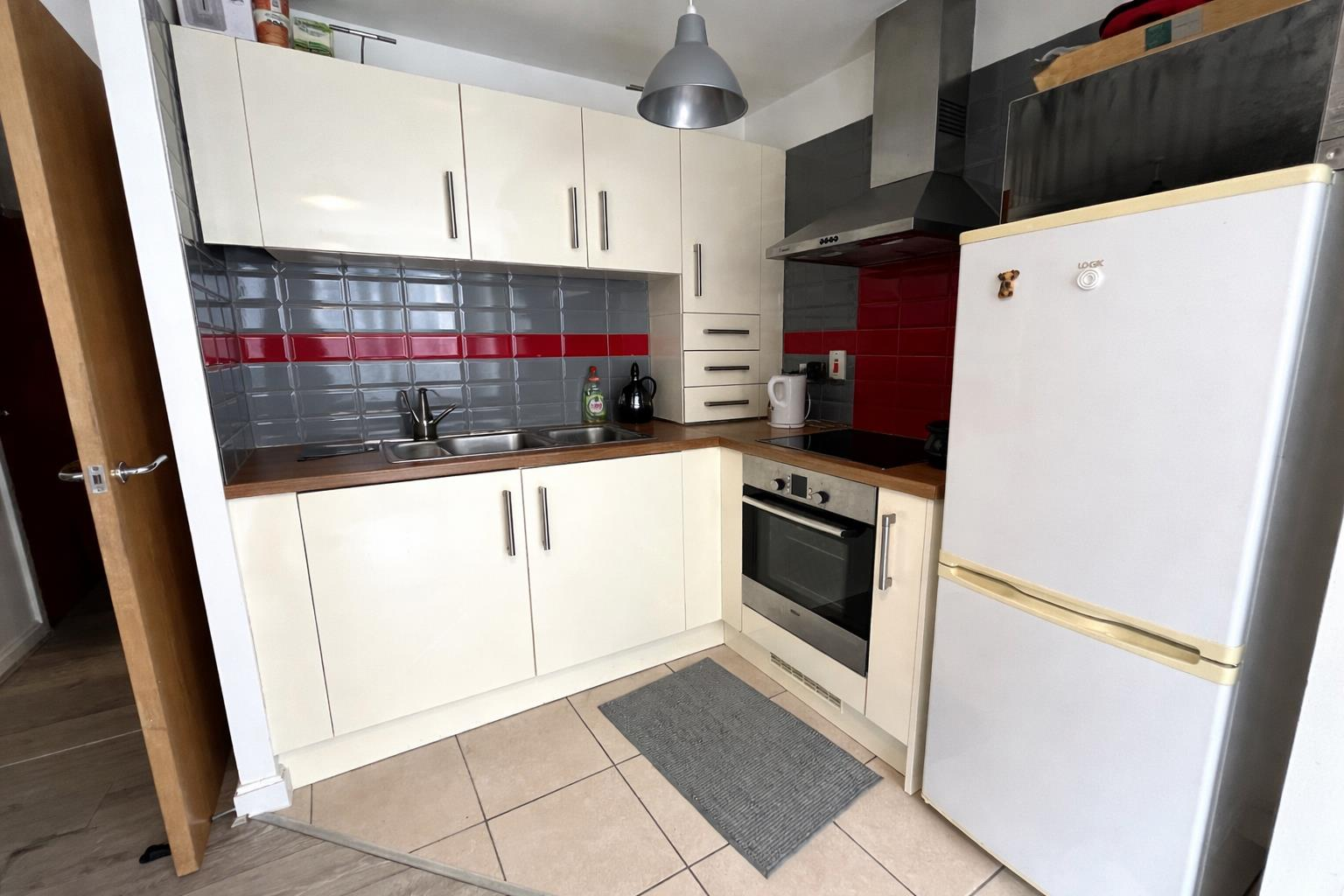 Flat Overstone Court in Cardiff