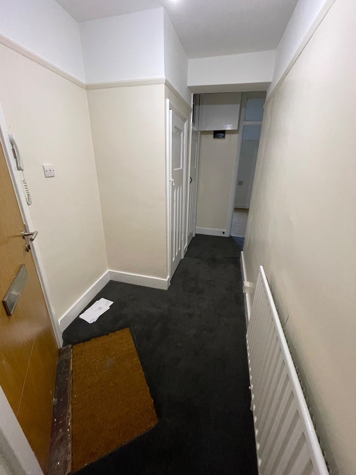 Flat Holmbury Court in Greater London