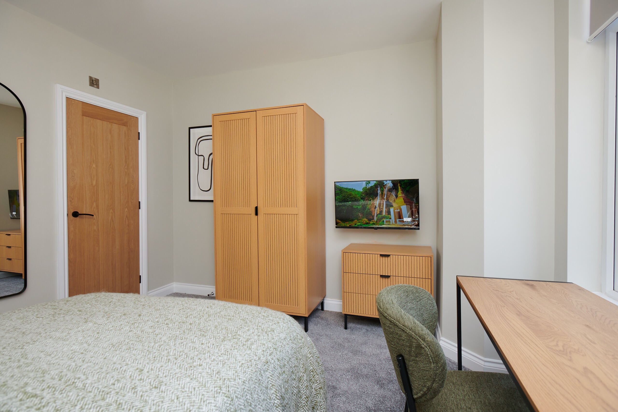 Room Hope Drive in Nottingham