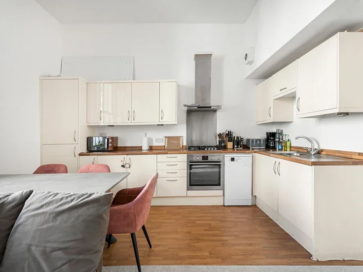 Flat Denbigh Place in City of Westminster