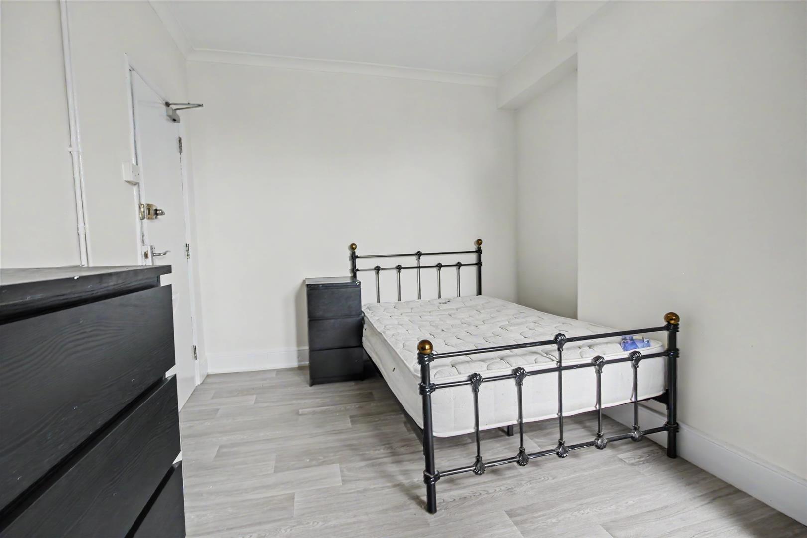 Room North Denes Road in Great Yarmouth