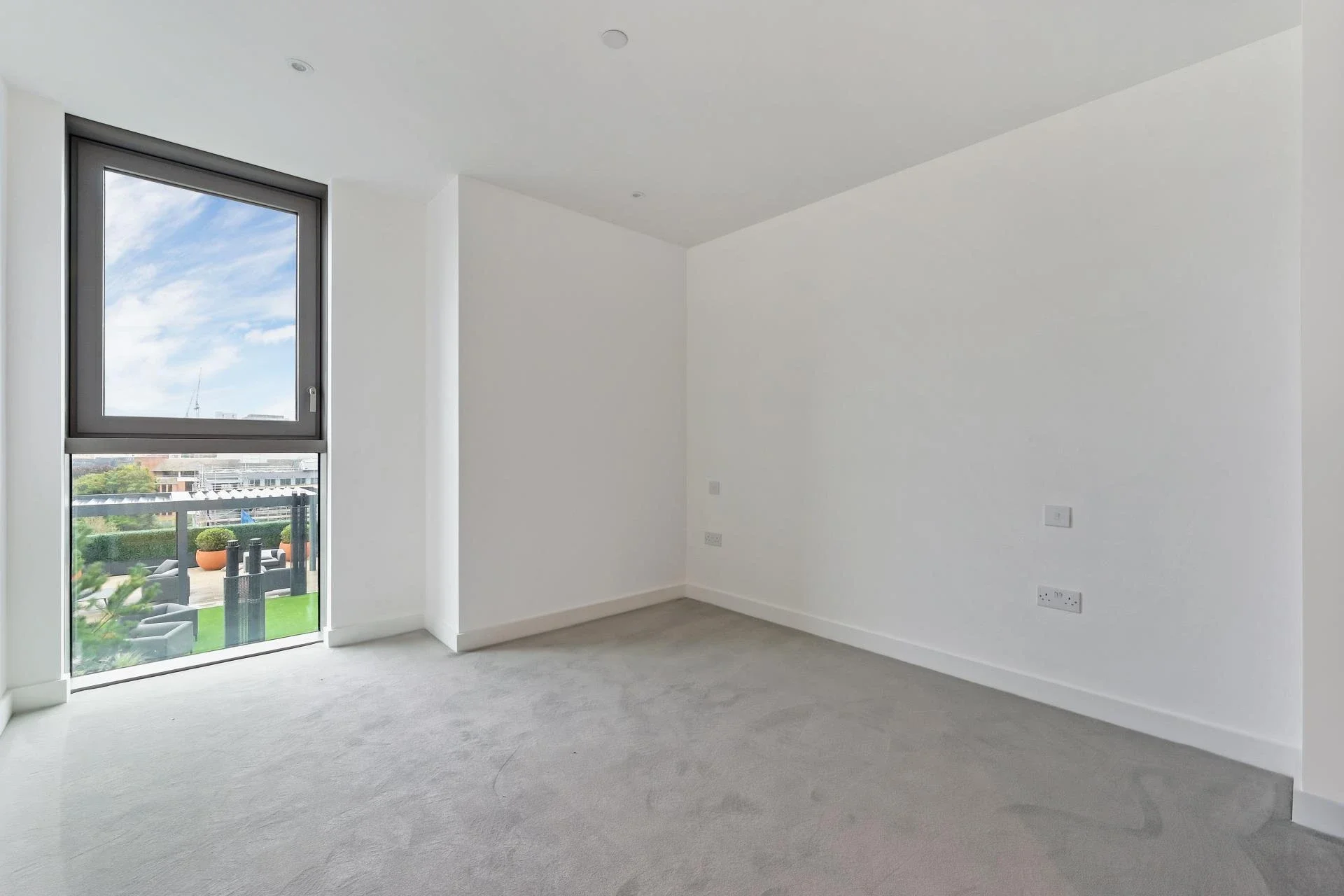 Flat Beechen Grove in Watford