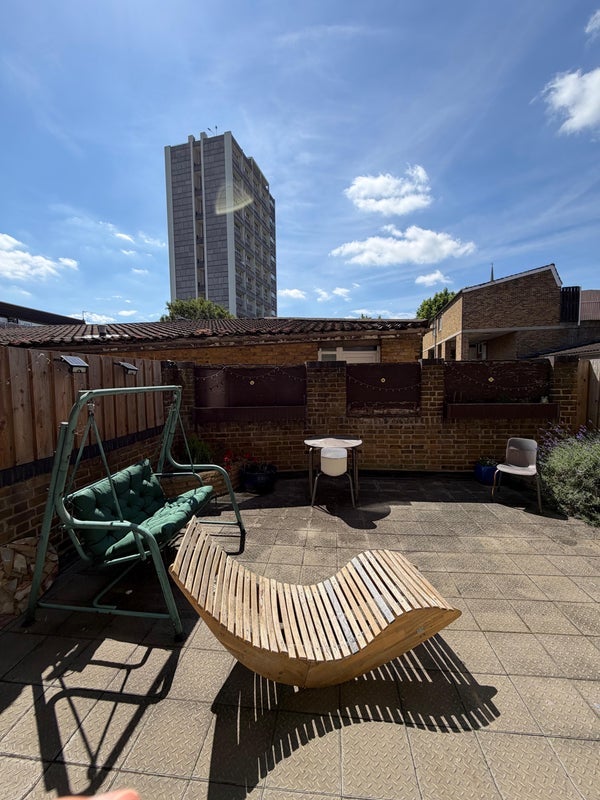 Room Cable Street in Greater London
