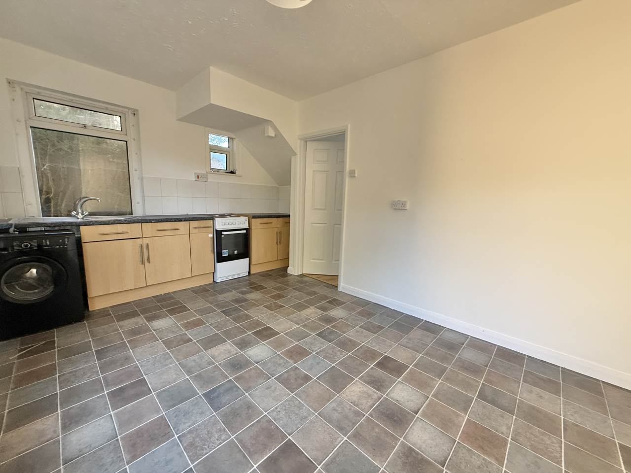 House Parc Avenue in Pontnewydd
